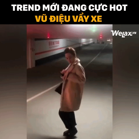 Để hoàn thành tốt vũ điệu vẫy xe của riêng mình, các bạn trẻ cần vận dụng hết khả năng diễn xuất của mình để có một màn vẫy xe thật bựa.
