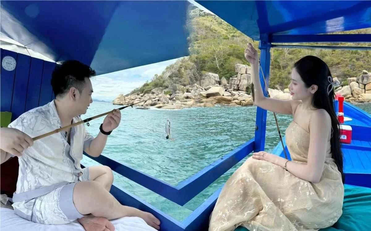 Lộ hint chồng cũ Xoài Non hẹn hò với gái xinh TikTok Bò Chảnh