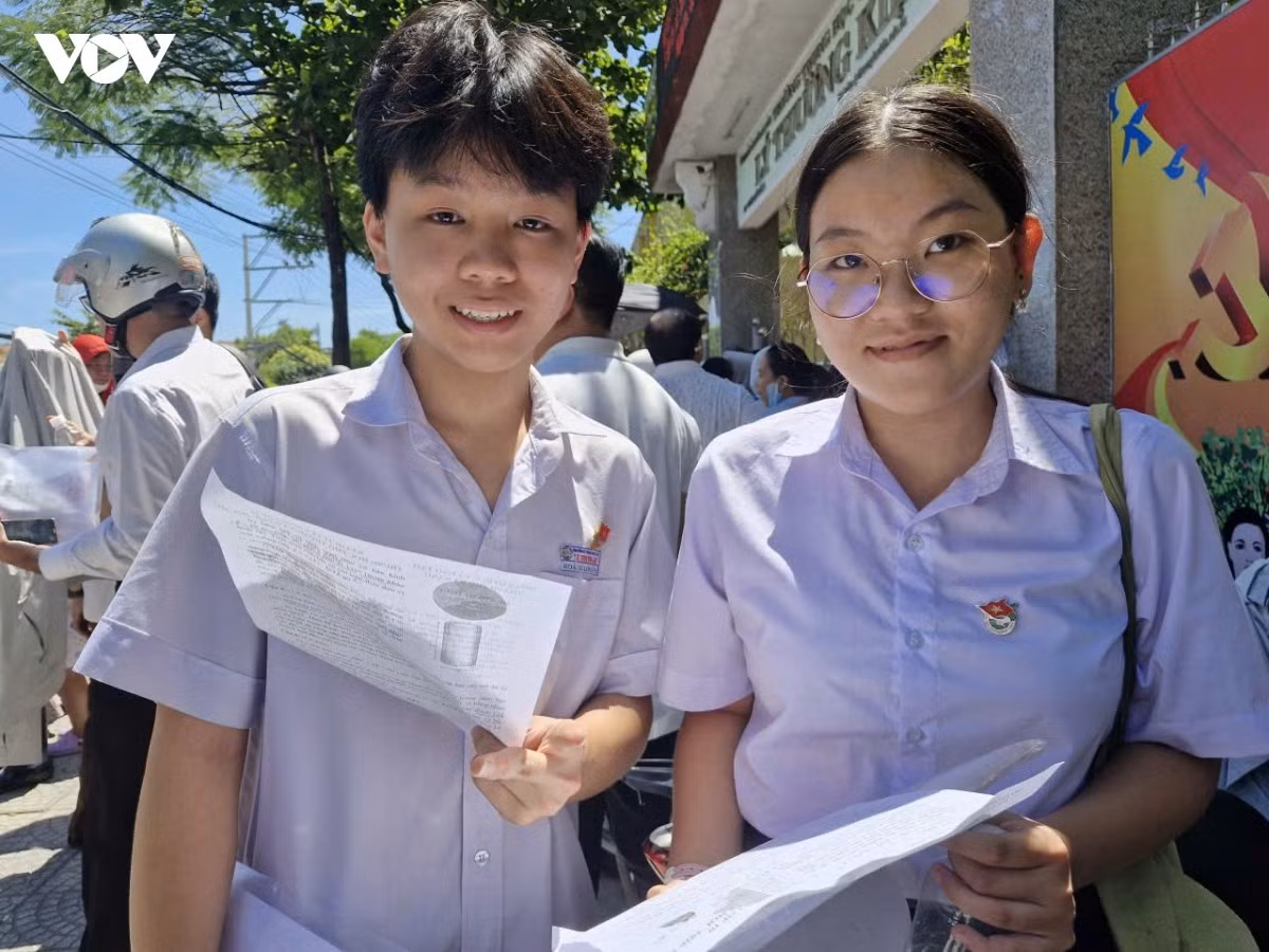 Kết thúc kỳ thi, nhiều học sinh cho rằng đề thi lớp 10 năm nay tương đối dễ