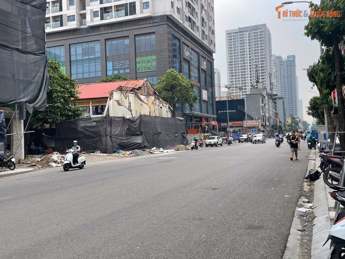 Theo các thông tin được công bố trong thời gian qua, dự án hiện đã đạt khoảng 80-85% khối lượng thi công. Các đơn vị đang tập trung hoàn thiện những phần việc cuối cùng để sớm đưa toàn bộ tuyến đường vào sử dụng.