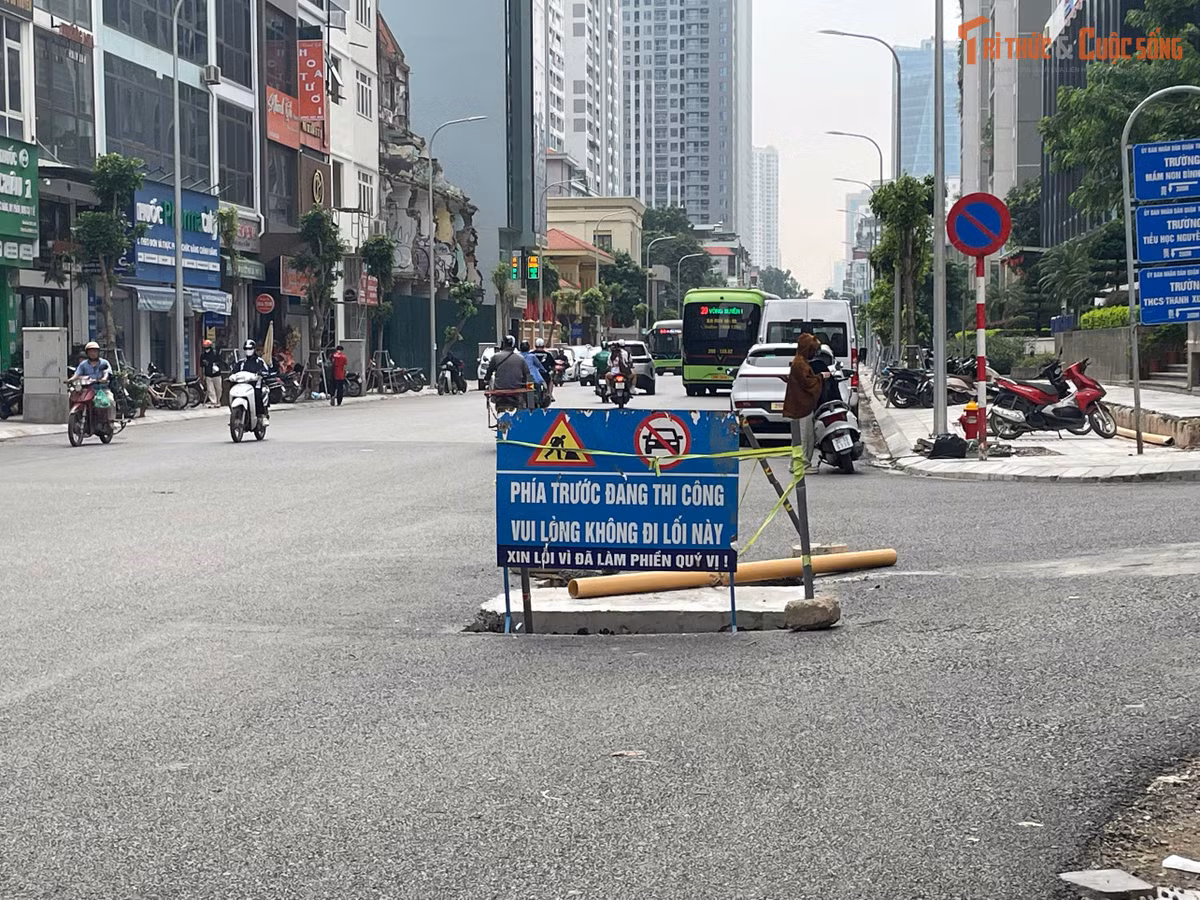 Trong vài tháng qua, các vướng mắc lớn đã từng bước được giải quyết. Chính quyền địa phương cùng chủ đầu tư liên tục đẩy nhanh công tác giải phóng mặt bằng, tạo điều kiện để nhà thầu triển khai đồng loạt các hạng mục còn lại.