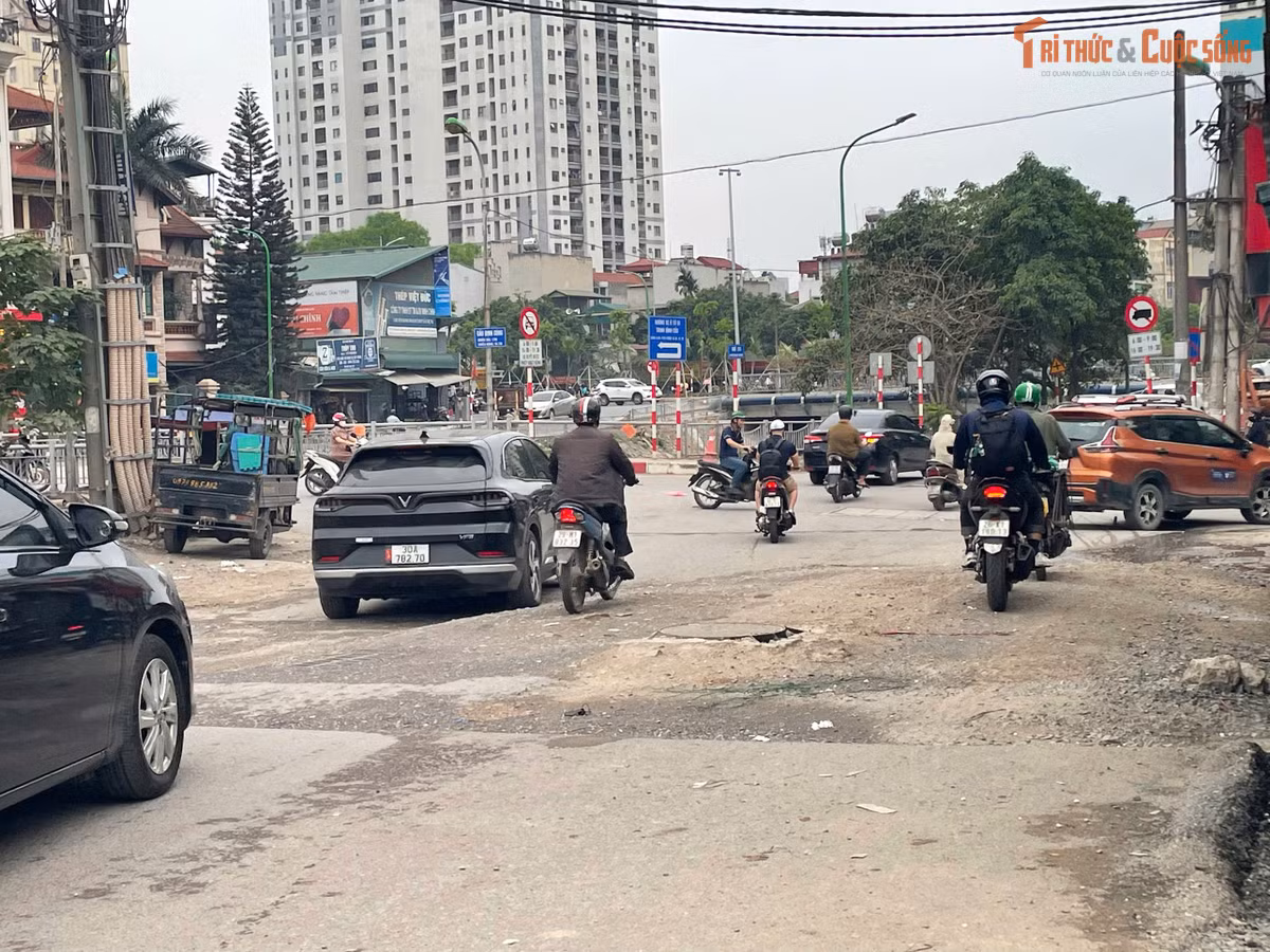 Đến khi hoàn thành, đây sẽ là tuyến đường kết nối trực tiếp các khu đô thị Định Công và Linh Đàm, giảm tải đáng kể cho các trục đường thường xuyên ùn tắc vào các khung giờ cao điểm như Giải Phóng, Trường Chinh.