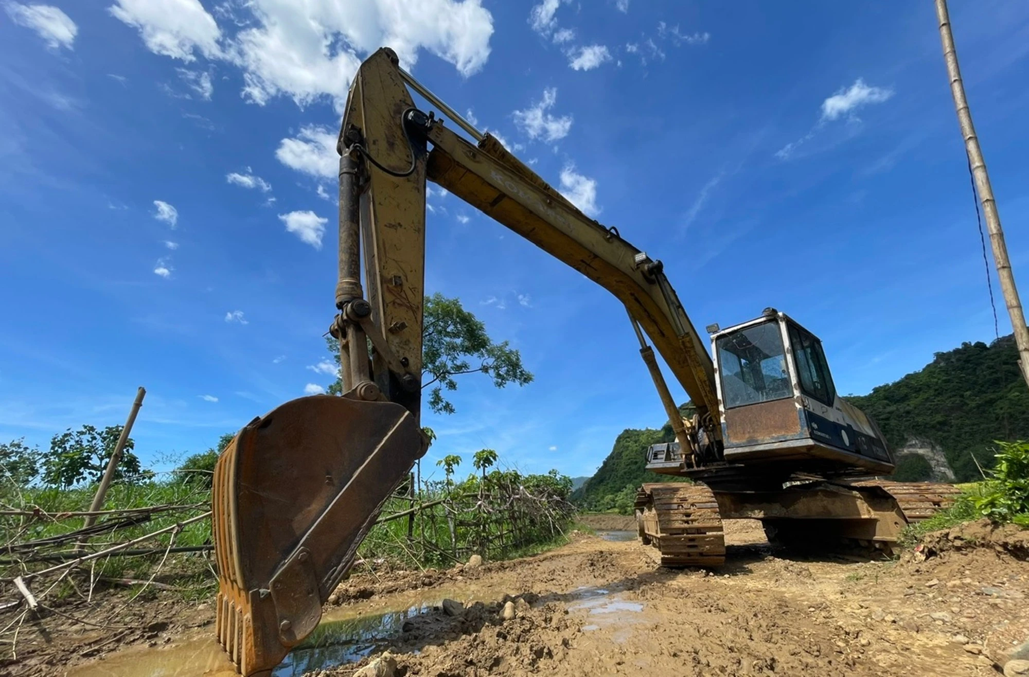 Cận cảnh dự án nạo vét suối tiền tỷ dừng thi công