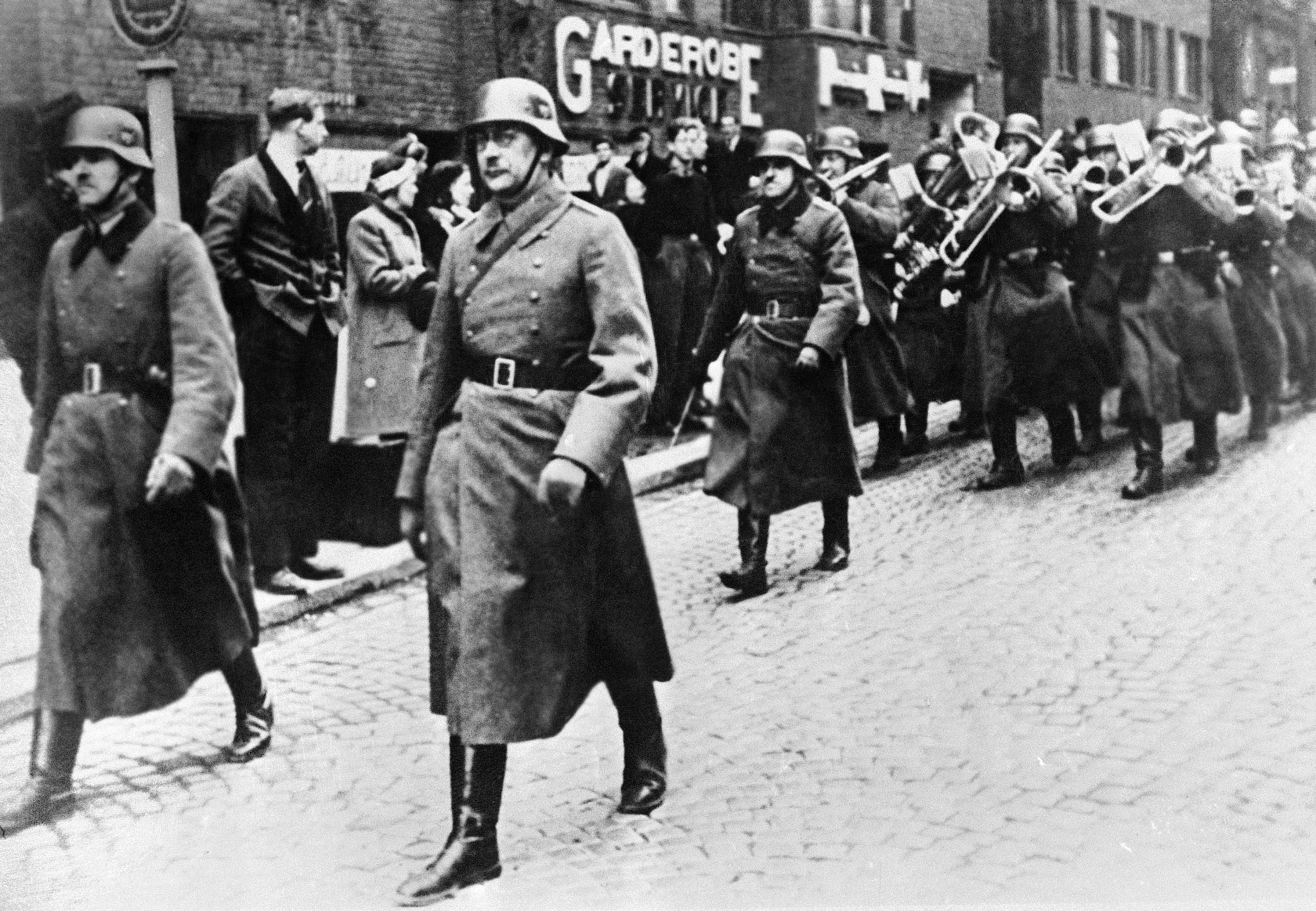 Kế hoạch điên rồ của Hitler tấn công Mỹ trong Thế chiến 2