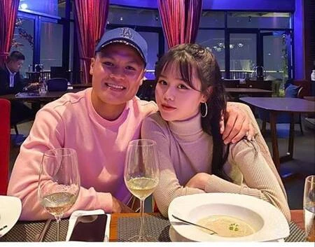 Huỳnh Anh, bạn gái mới Quang Hải có gu thời trang cực sành điệu