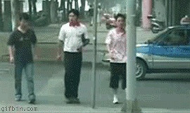 Chỉ tại cái cột.