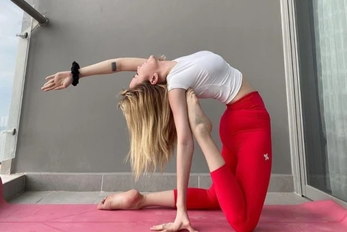 Tò mò bí quyết giữ body nóng bỏng của bạn gái tin đồn Sơn Tùng MTP
