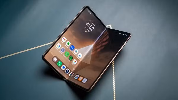 5 smartphone màn hình gập đáng mua tại Việt Nam