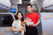 Cùng Vietjet trao gửi ngọt ngào đến một nửa xinh đẹp của thế giới 