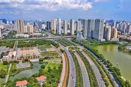 Hà Nội xây dựng phương án cấm xe tải đi làn trái 2 tuyến đường huyết mạch