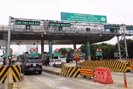 Mức thu phí sử dụng đường bộ mới nhất của xe ô tô