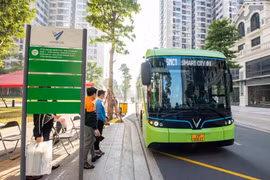 Hà Nội thí điểm tuyến buýt điện tham quan khu vực Hoàn Kiếm, Ba Đình