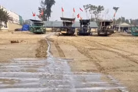 Nước thải 'bức tử' bờ biển Nam Sầm Sơn