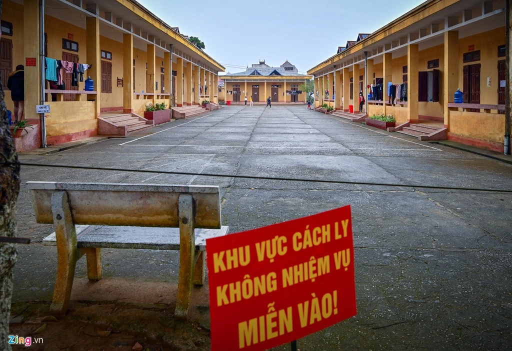 Cuộc sống cách ly kiểu quân đội của những người về từ Trung Quốc