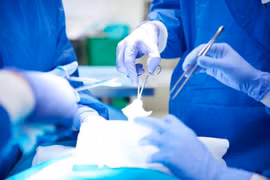 Phẫu thuật thành công lỗ tiểu lệch thấp cho bệnh nhi 6 tuổi 