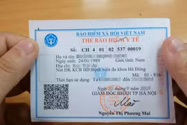 Sắp ngừng cấp thẻ BHYT giấy, người dân cần lưu ý gì?