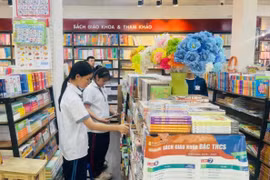 Bộ Giáo dục yêu cầu đảm bảo cung ứng đủ sách giáo khoa trước ngày 15/9