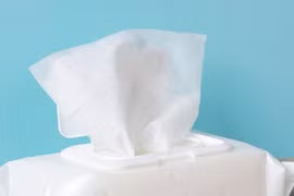 Rủi ro sức khỏe từ khăn giấy ướt giá rẻ