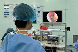 Dị vật nguy hiểm trong mũi bé trai, khuyến cáo phụ huynh cần lưu ý trẻ nhỏ