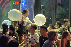 Nam thanh niên 20 tuổi tổn thương tủy cổ vì lạm dụng bóng cười
