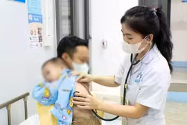 Cúm A ở trẻ nhỏ có thể gây biến chứng nguy hiểm như viêm phổi
