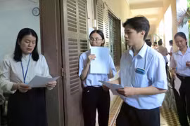 Sở GD&ĐT Khánh Hòa xác nhận thí sinh dùng điện thoại, hủy toàn bộ điểm thi 