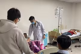 Từ vụ ngộ độc bánh mì, cách nhận biết triệu chứng nhiễm vi khuẩn Salmonella 