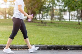 Đi bộ nhanh - lợi ích toàn diện cho cơ thể và trí não