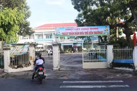 Hàng loạt học sinh nhập viện sau bữa ăn bán trú tại Đồng Tháp