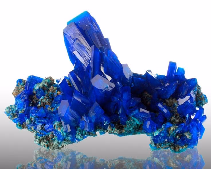  5. Có thể được tạo ra theo cách nhân tạo. Nhiều mẫu Chalcanthite đẹp mắt trong bảo tàng và bộ sưu tập thực chất là tinh thể được “nuôi” trong phòng thí nghiệm. Ảnh: Pinterest.