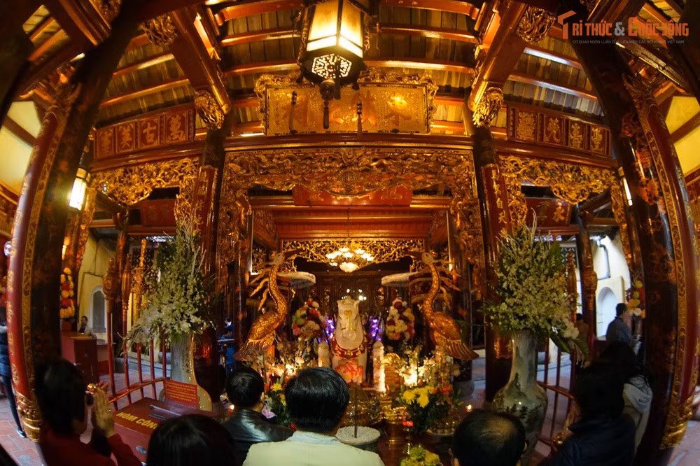 Ảnh hưởng mạnh đến văn hóa dân gian Hà Nội. Hình tượng ngựa trắng và thần Long Đỗ xuất hiện trong nhiều câu chuyện dân gian, truyền khẩu và sách sử, góp phần hình thành bản sắc văn hóa riêng của Thăng Long – Hà Nội.