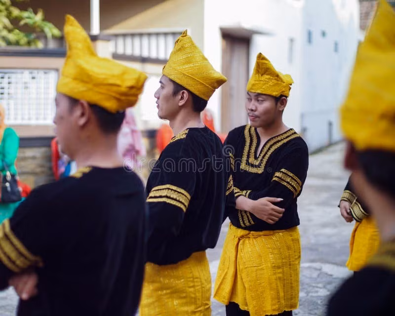  Truyền thống di cư của nam giới. Nhiều đàn ông Minangkabau rời quê hương đi làm ăn xa, góp phần mở rộng ảnh hưởng văn hóa và kinh tế của cộng đồng. Ảnh: dreamstime.com.