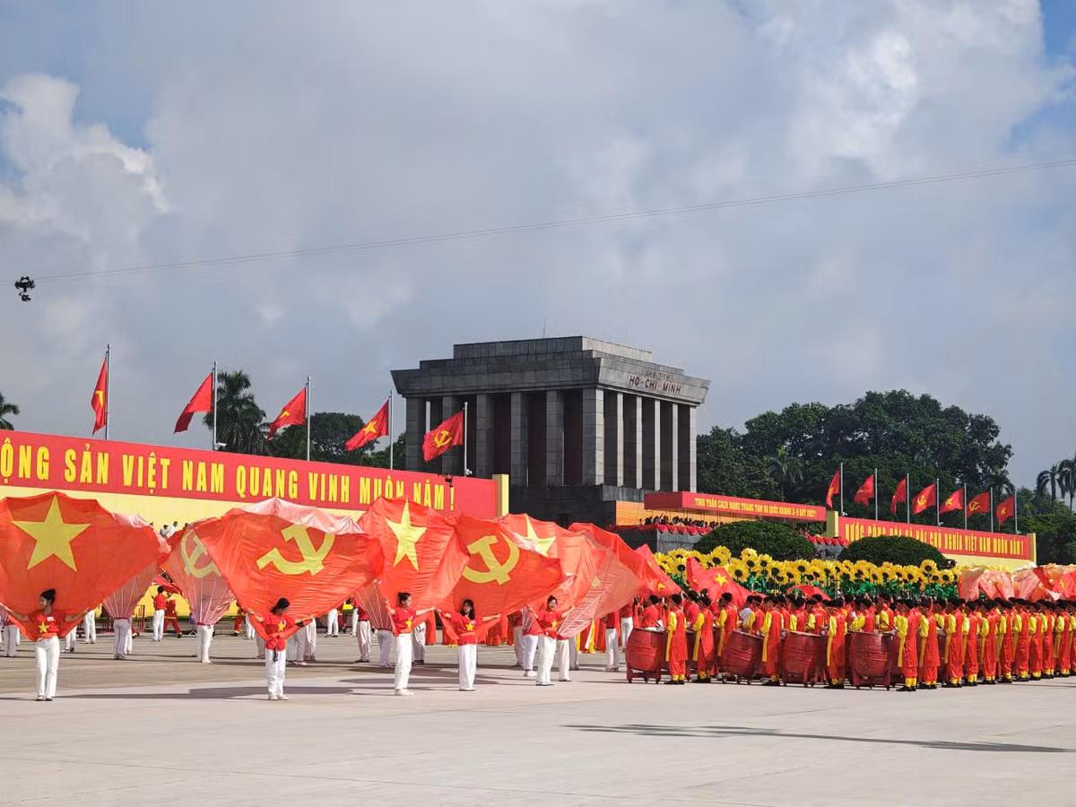 Sáng 2/9, Quảng trường Ba Đình – nơi lắng đọng hồn thiêng sông núi – bừng lên khí thế hào hùng trong Lễ diễu binh, diễu hành kỷ niệm 80 năm Quốc khánh nước Cộng hòa Xã hội Chủ nghĩa Việt Nam.