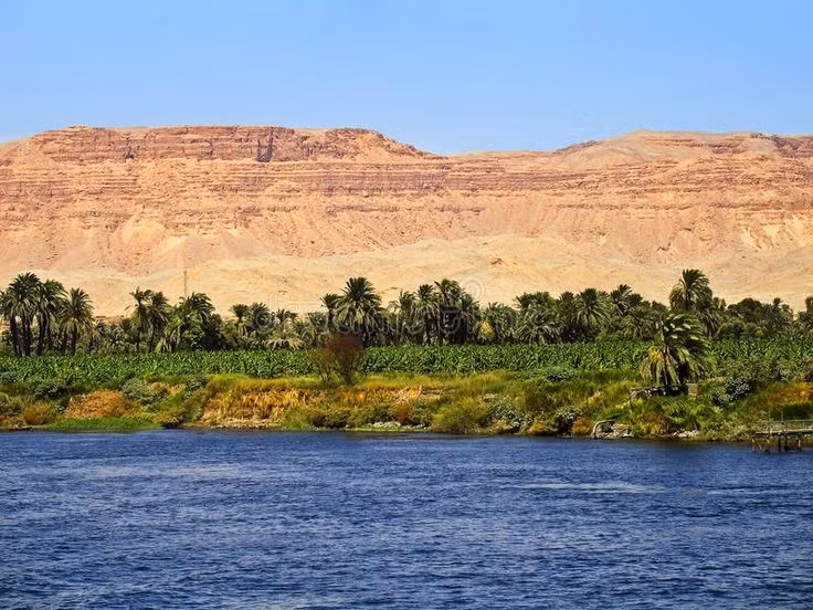  2. Dòng chảy của Nile ngược với hầu hết các con sông khác. Khác thường với nhiều dòng sông chảy từ Bắc xuống Nam, sông Nile chảy từ Nam lên Bắc – từ vùng trung Phi ra Địa Trung Hải. Ảnh: Pinterest.