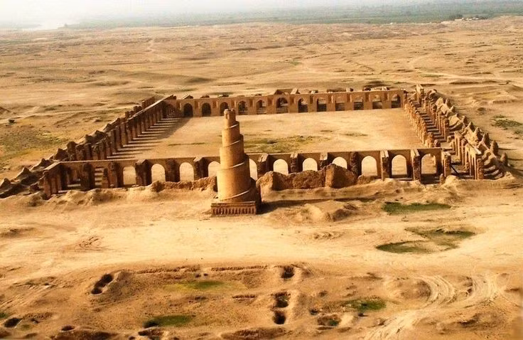  Xây dựng vào thế kỷ 9. Đại thánh đường được Caliph al-Mutawakkil xây dựng năm 848–851, từng là nhà thờ Hồi giáo lớn nhất thế giới. Ảnh: Pinterest.