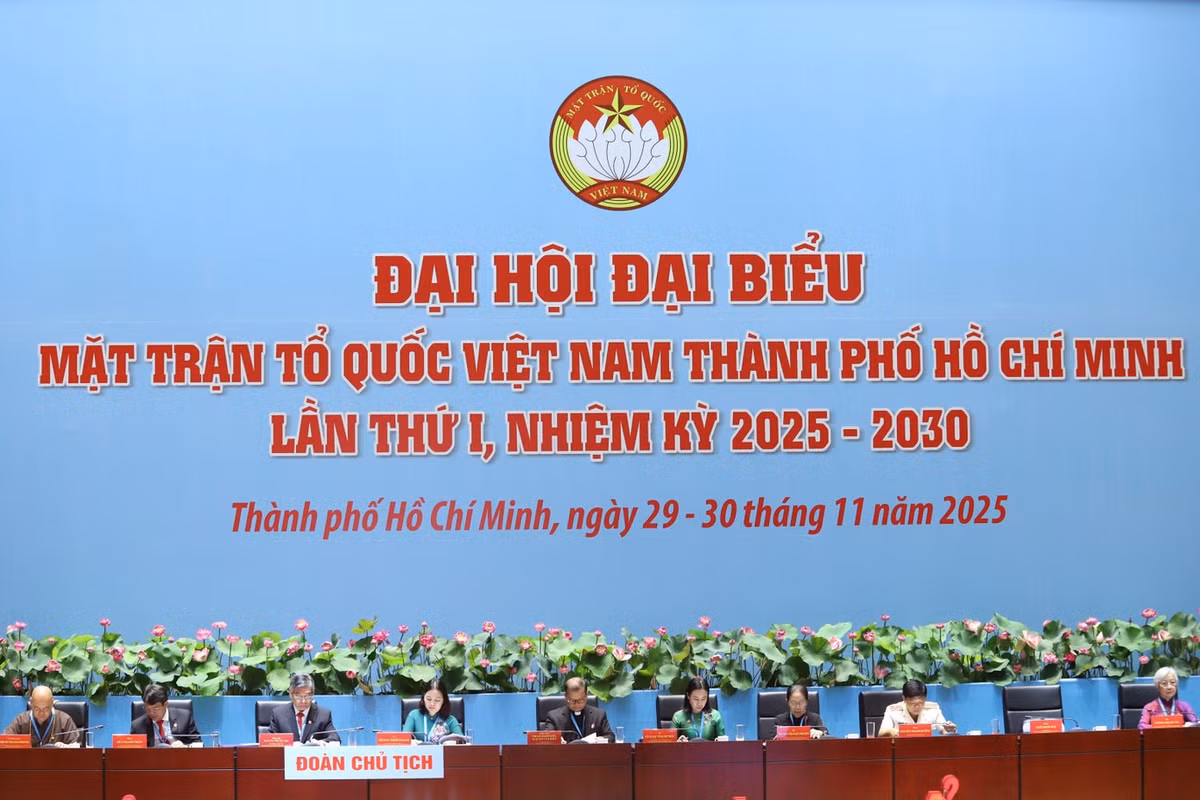 Đoàn Chủ tịch điều hành Đại hội. Ảnh: Ngô Tùng