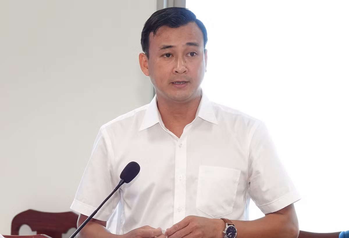 Ông Nguyễn Phi Đa, Chánh Văn phòng UBND tỉnh Đồng Tháp thông tin về vụ việc. Ảnh: T.X