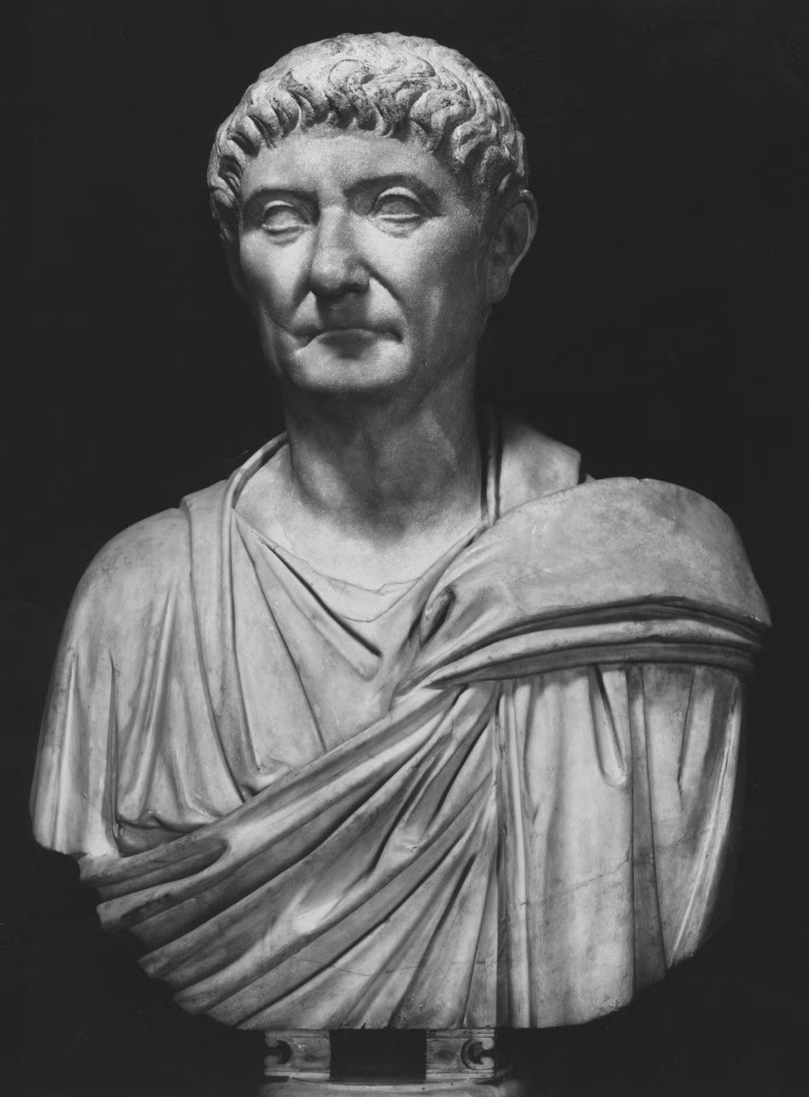  Sự kiện này được xem là tiền đề cho thời đại Diocletian. Chiến thắng mở đường cho các cải cách quân sự và hành chính giúp La Mã hồi sinh dưới thời hoàng đế Diocletian. Ảnh: Pinterest.
