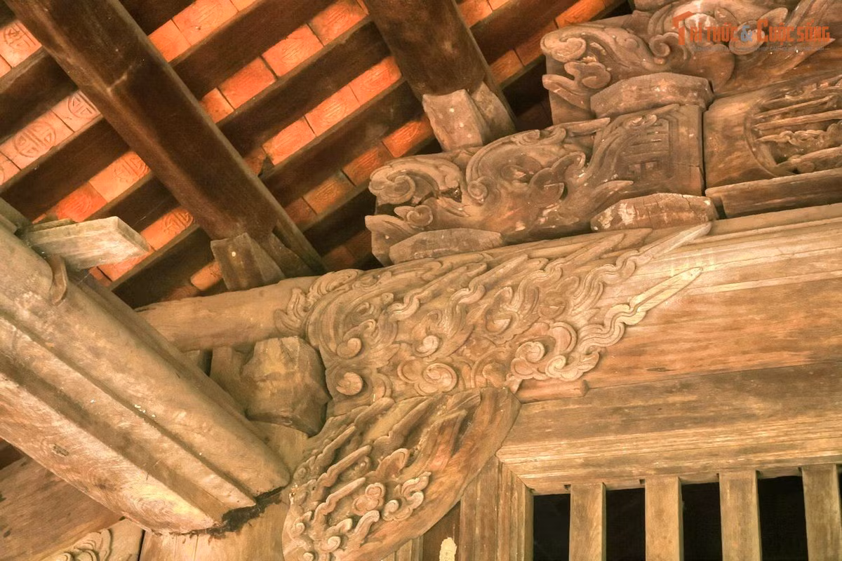 Toàn bộ kết cấu chính của chùa làm bằng gỗ quý. Hầu hết các công trình của chùa được xây bằng gỗ quý với kỹ thuật mộng nối tinh xảo và khéo léo, không dùng đinh sắt.