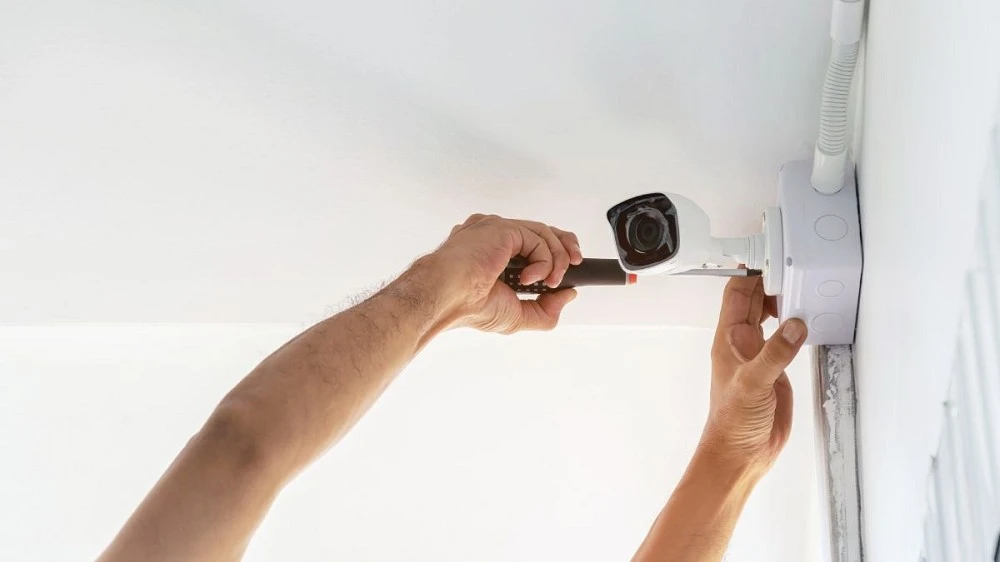 Gia đình lắp camera trong nhà coi chừng bị hack, lộ hình riêng tư