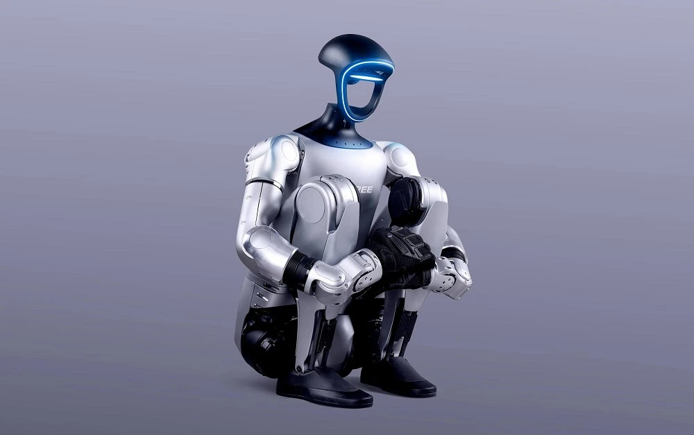 Robot hình người bị hack bằng giọng nói, lây virus không cần mạng