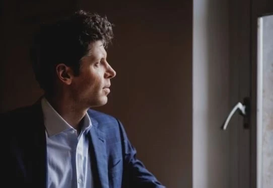 Sam Altman tung mô hình mới, thách thức Google và Apple