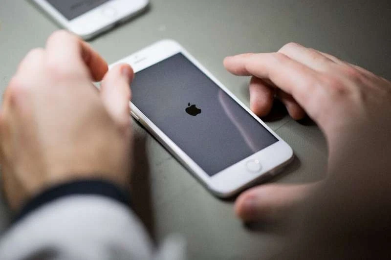 Apple cảnh báo khẩn, iPhone bị tấn công gián điệp