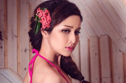 “Soi” nhan sắc vợ tiền đạo Phan Thanh Bình
