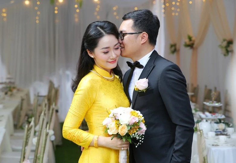 BTV Thu Hà diện áo dài đẹp dịu dàng trong lễ vu quy