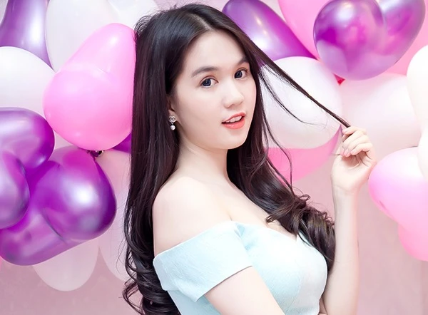 Ngọc Trinh bất ngờ làm đại gia