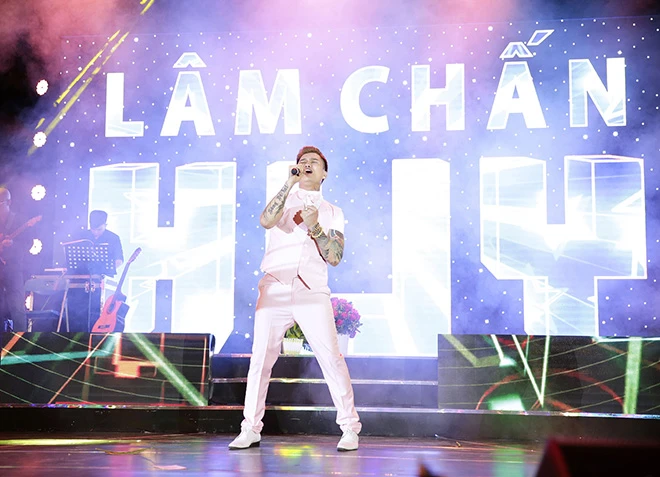 Lâm Chấn Huy nhập viện cấp cứu trước ngày diễn ra liveshow