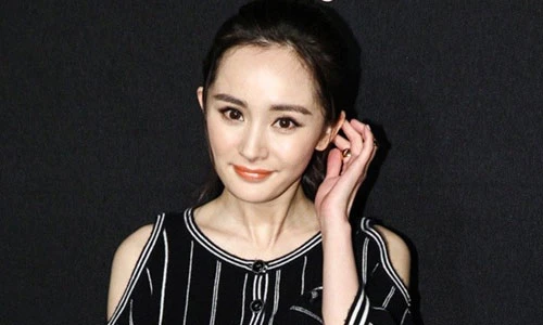 Diễn viên Dương Mịch xuất hiện tươi rói sau ồn ào