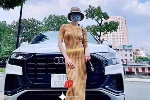 Lệ Quyên gây lú vì chiếc váy như phơi bày điểm nhạy cảm