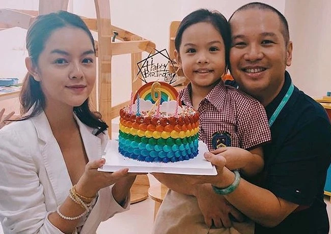 Phạm Quỳnh Anh - Quang Huy vui vẻ tổ chức sinh nhật cho con gái